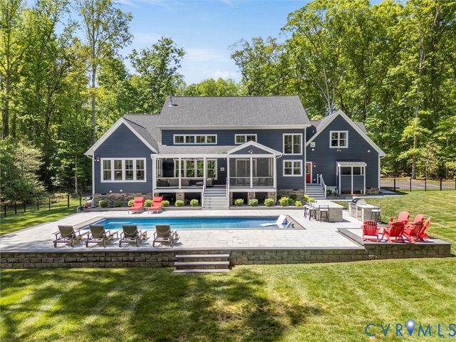 900 Dalmore Dr, Midlothian, VA 23113