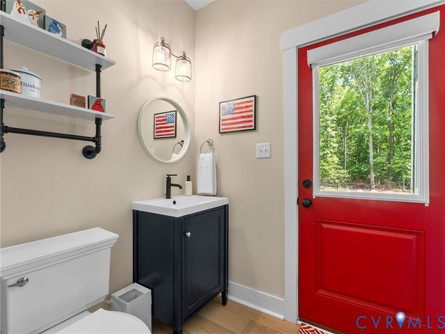 900 Dalmore Dr, Midlothian, VA 23113
