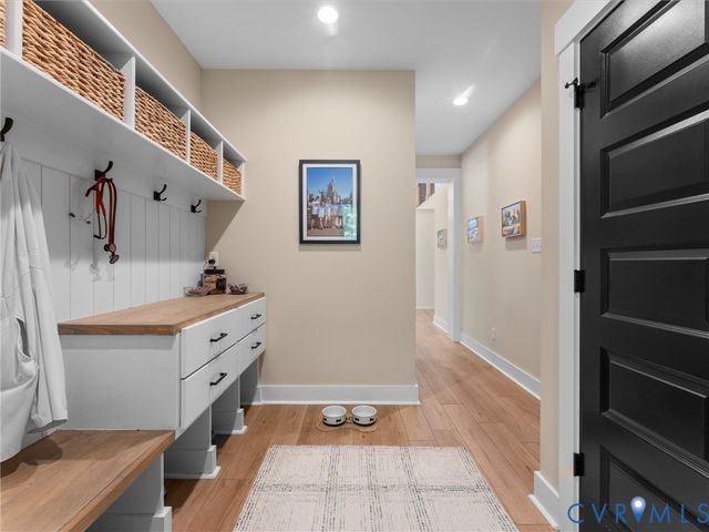 900 Dalmore Dr, Midlothian, VA 23113