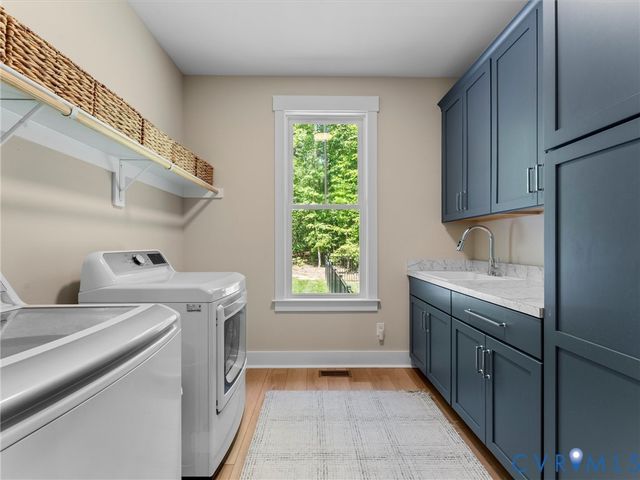 900 Dalmore Dr, Midlothian, VA 23113