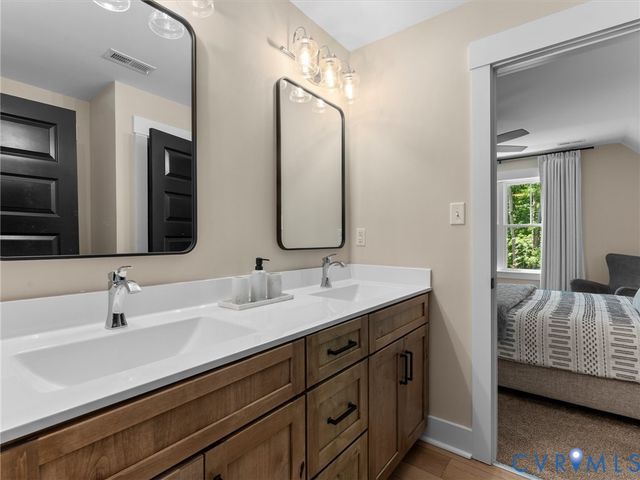 900 Dalmore Dr, Midlothian, VA 23113