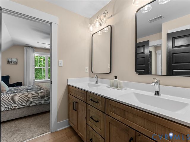 900 Dalmore Dr, Midlothian, VA 23113