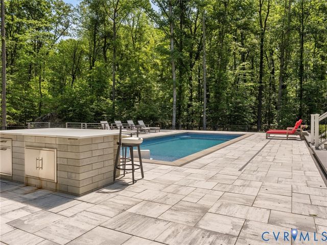 900 Dalmore Dr, Midlothian, VA 23113
