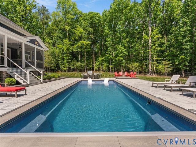 900 Dalmore Dr, Midlothian, VA 23113
