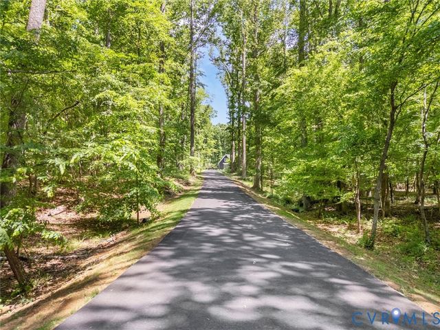 900 Dalmore Dr, Midlothian, VA 23113