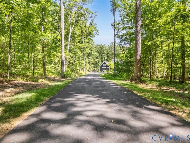 900 Dalmore Dr, Midlothian, VA 23113