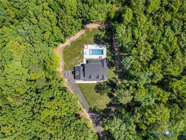 900 Dalmore Dr, Midlothian, VA 23113