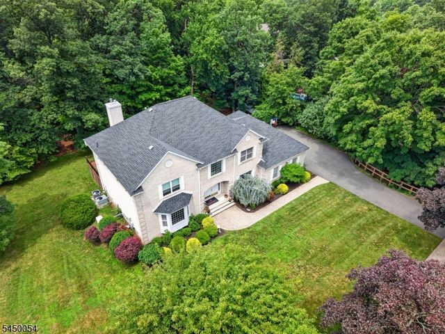 22 Jarombek Dr, Montville Twp., NJ 07082