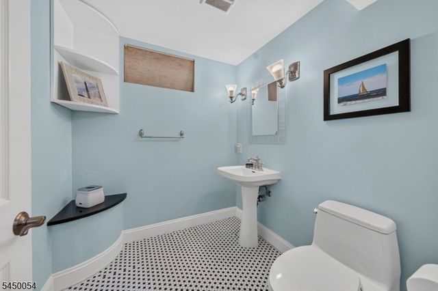 22 Jarombek Dr, Montville Twp., NJ 07082