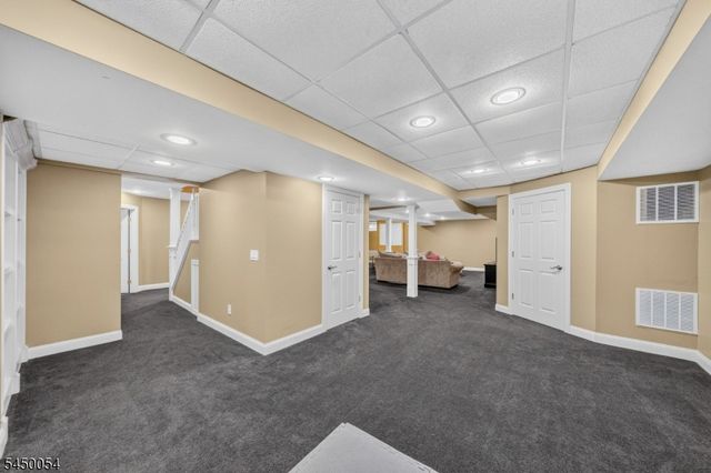 22 Jarombek Dr, Montville Twp., NJ 07082
