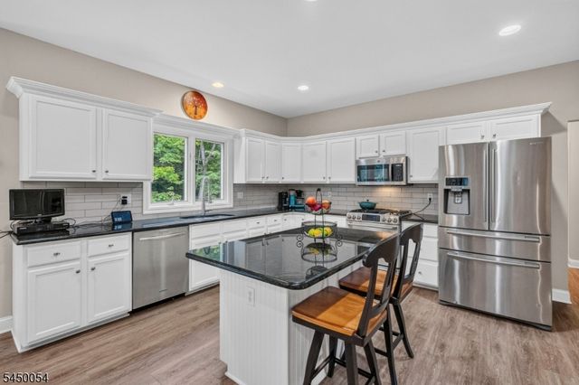 22 Jarombek Dr, Montville Twp., NJ 07082