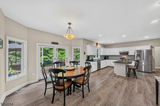 22 Jarombek Dr, Montville Twp., NJ 07082