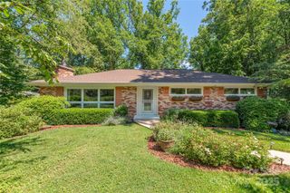 24 Woodcrest Road, Asheville, NC 28804