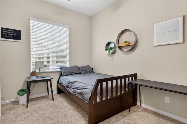 2098 E Axelson Drive, Fresno, CA 93730