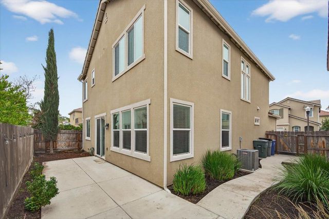 2098 E Axelson Drive, Fresno, CA 93730