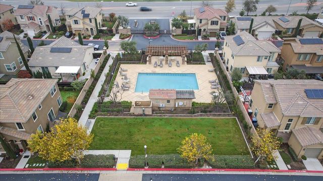 2098 E Axelson Drive, Fresno, CA 93730