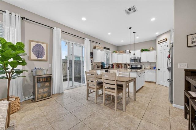 2098 E Axelson Drive, Fresno, CA 93730