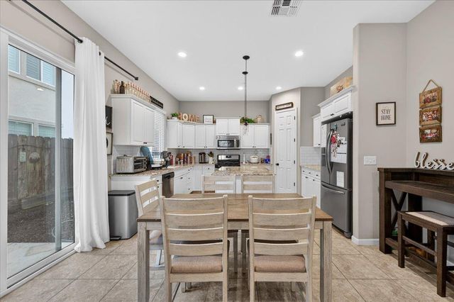 2098 E Axelson Drive, Fresno, CA 93730