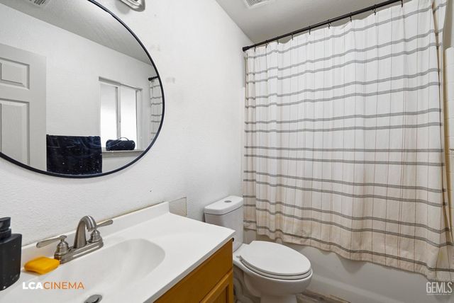 5612 McKee Road, Bakersfield, CA 93313