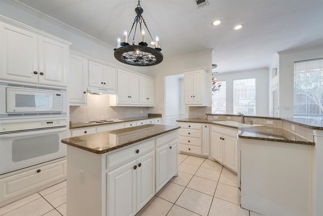 1404 Clearwater Court, Grapevine, TX 76051