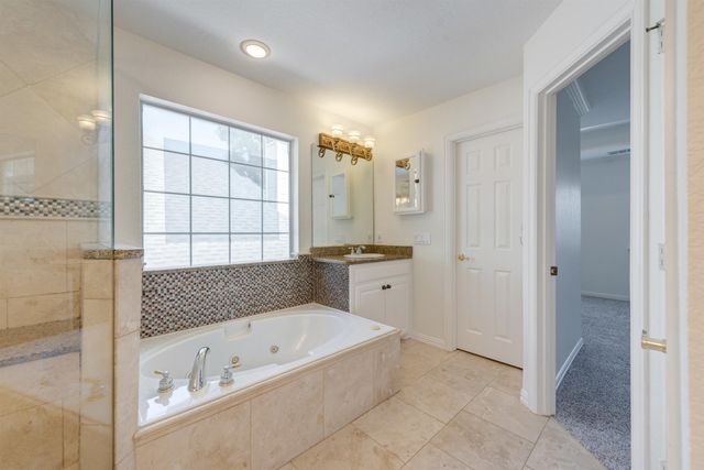 1404 Clearwater Court, Grapevine, TX 76051