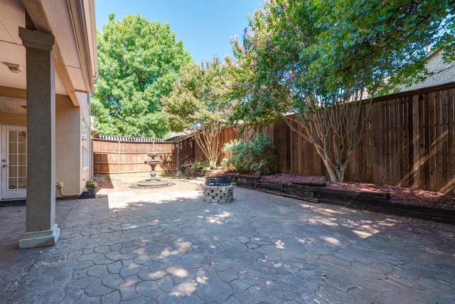 1404 Clearwater Court, Grapevine, TX 76051