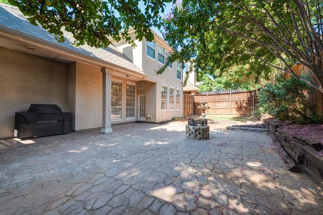 1404 Clearwater Court, Grapevine, TX 76051