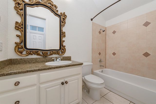 1404 Clearwater Court, Grapevine, TX 76051