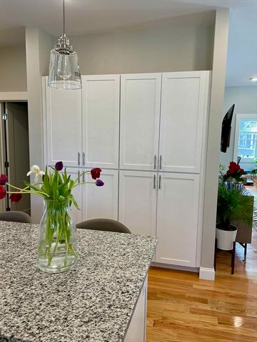 29 Vassal Ln 2, Cambridge, MA 02138