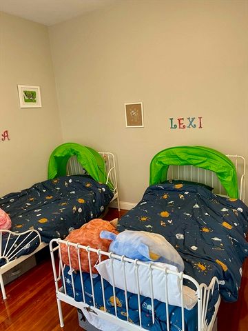 29 Vassal Ln 2, Cambridge, MA 02138