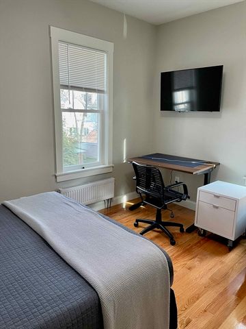 29 Vassal Ln 2, Cambridge, MA 02138