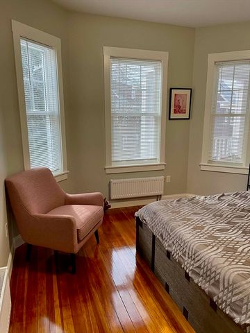 29 Vassal Ln 2, Cambridge, MA 02138