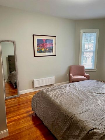 29 Vassal Ln 2, Cambridge, MA 02138