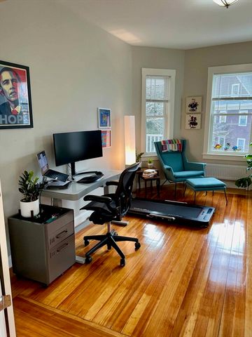 29 Vassal Ln 2, Cambridge, MA 02138