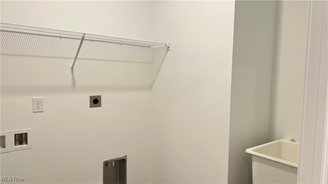 2160 Myla Way, Amherst, OH 44001