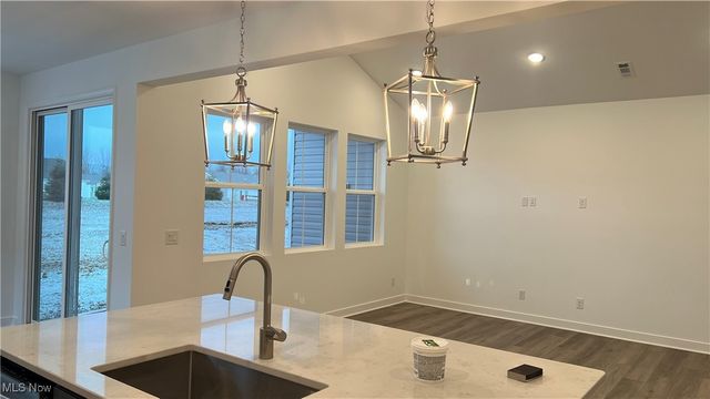 2160 Myla Way, Amherst, OH 44001