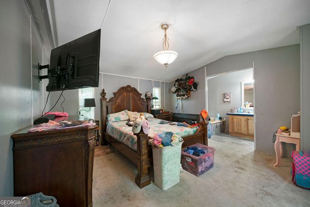 175 Garden Lake Drive, Carrollton, GA 30116
