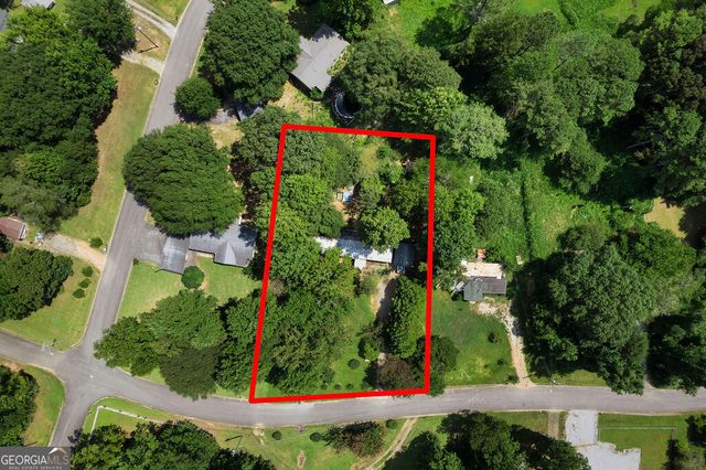 175 Garden Lake Drive, Carrollton, GA 30116