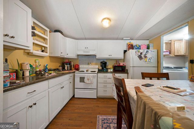 175 Garden Lake Drive, Carrollton, GA 30116