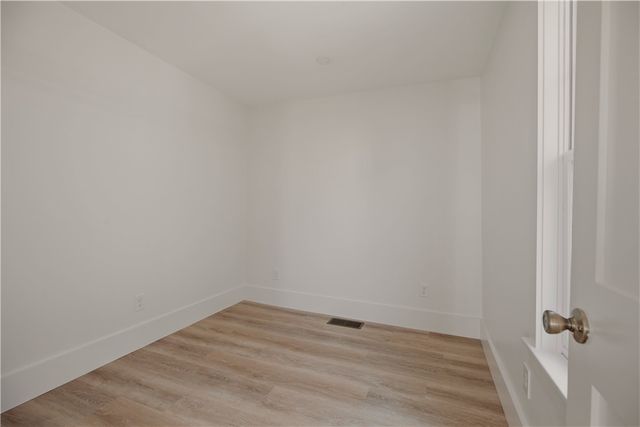 17 Dearborn Street, Newport, RI 02840