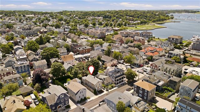 17 Dearborn Street, Newport, RI 02840