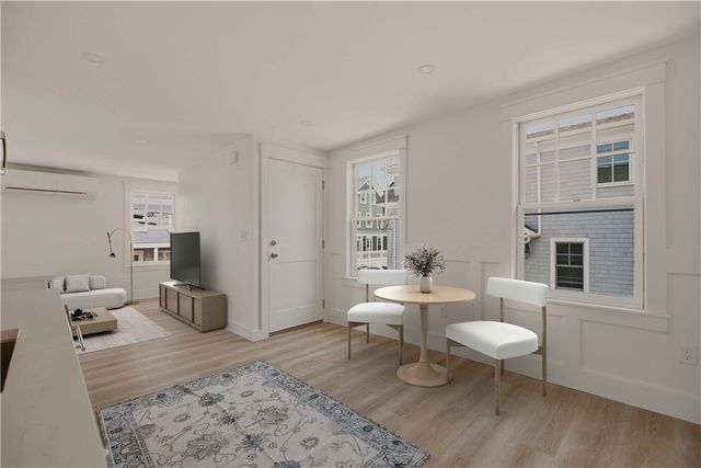 17 Dearborn Street, Newport, RI 02840