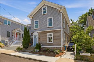 17 Dearborn Street, Newport, RI 02840