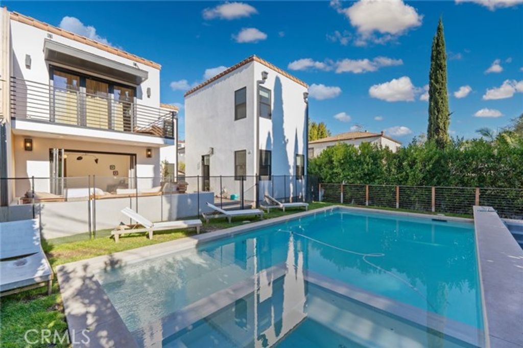 2656 Locksley, Los Angeles, CA 90039