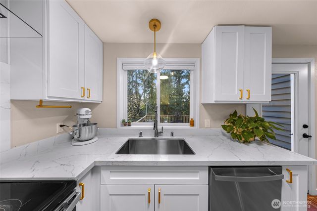 997 Goat Trail Loop Road, Mukilteo, WA 98275