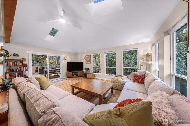 997 Goat Trail Loop Road, Mukilteo, WA 98275