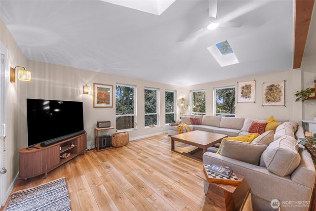 997 Goat Trail Loop Road, Mukilteo, WA 98275