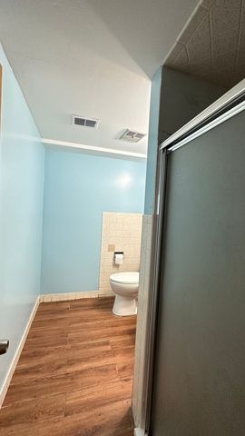 4819 W WINNEMAC Avenue, Chicago, IL 60630