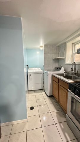 4819 W WINNEMAC Avenue, Chicago, IL 60630