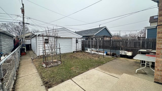 4819 W WINNEMAC Avenue, Chicago, IL 60630